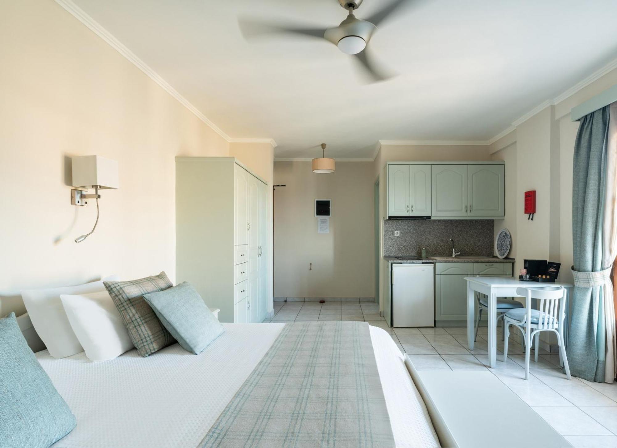 Hotel Liakoto Kardamyli Zewnętrze zdjęcie